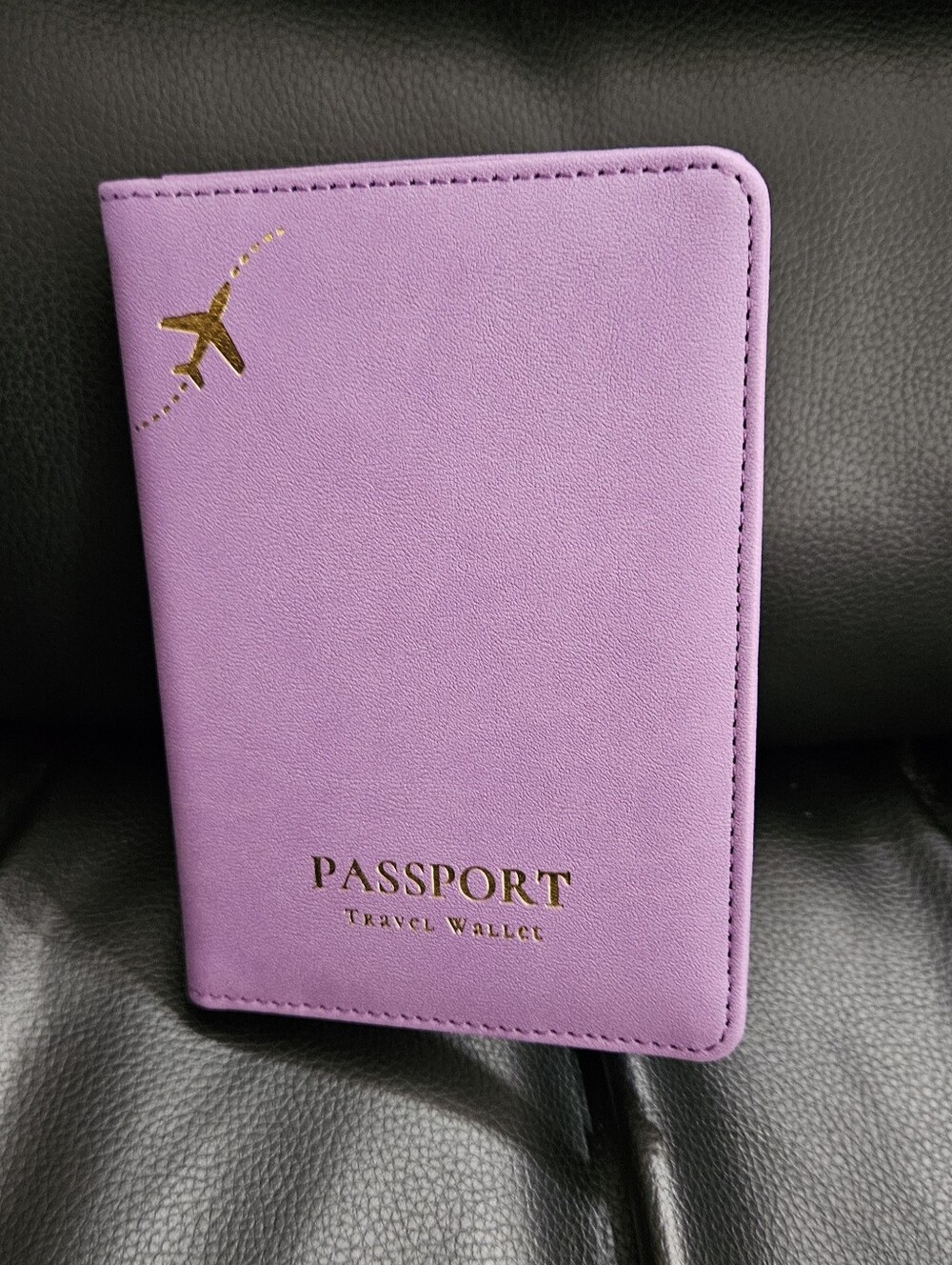 Stouchi AirTag Passport Holder, Anti-Lost Passport Holder with Airtag Slot